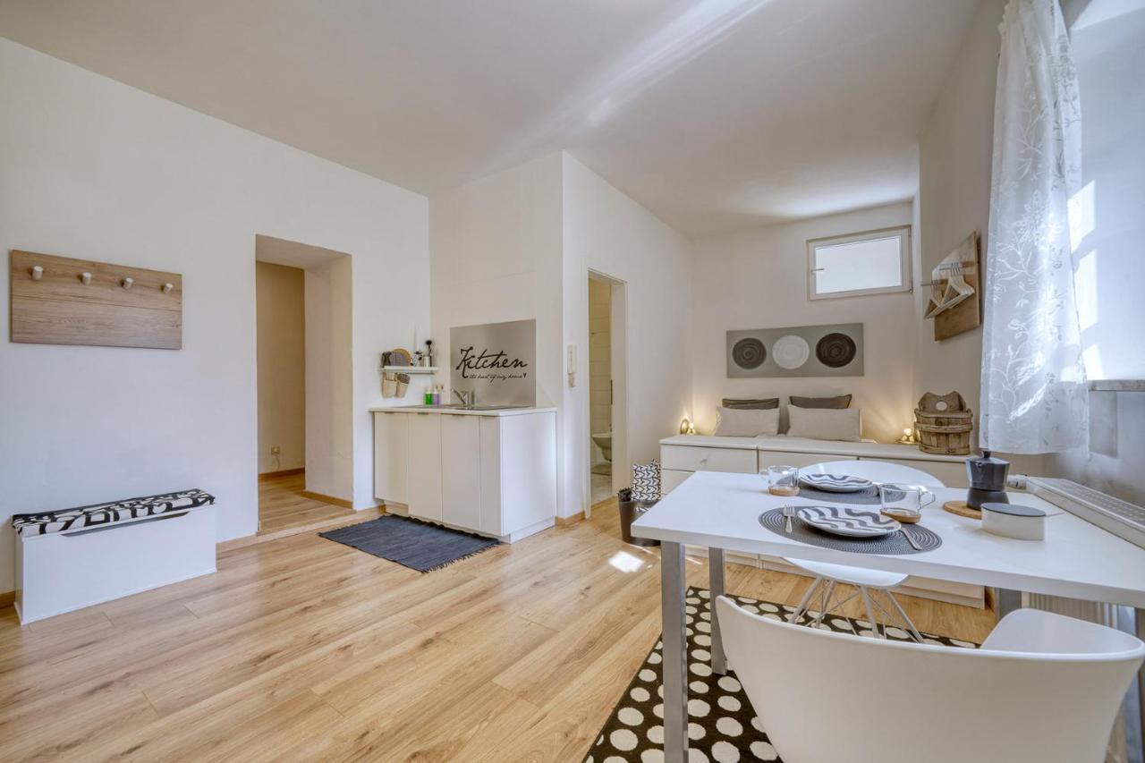 Zentral gelegenes Apartment mit Garage und Garten Kaltern Exterior foto